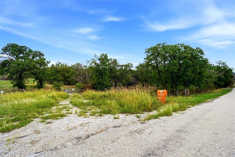 1633 Three Skillet Road, Springtown TX 76082 - Photo 40