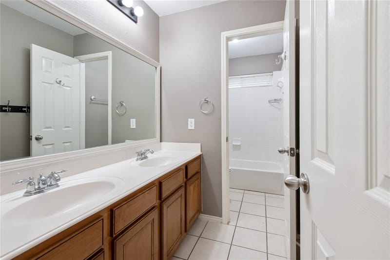 9920 Marthas Vineyard Circle, Providence Village TX 76227 - Photo 15