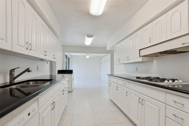 12515 Cedar Bend Drive, Dallas TX 75244 - Photo 6