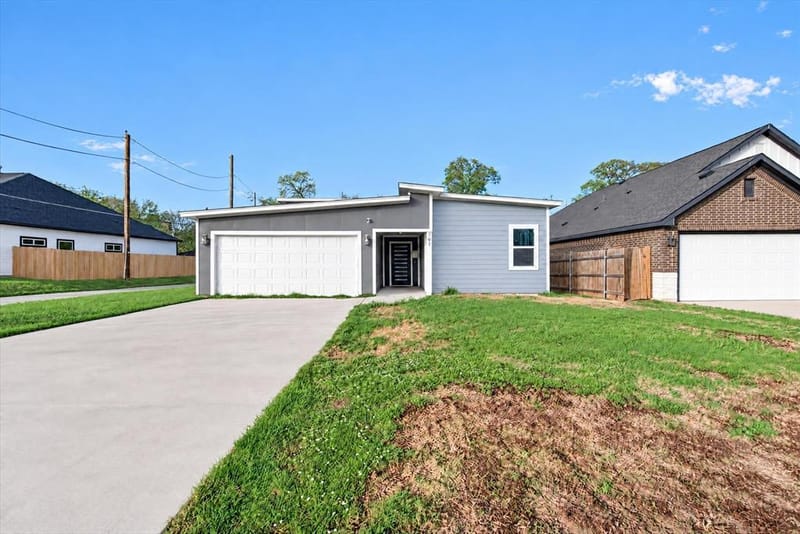 701 Atlanta Street, Fort Worth TX 76104 - Photo 2