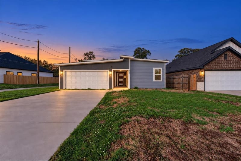 701 Atlanta Street, Fort Worth TX 76104