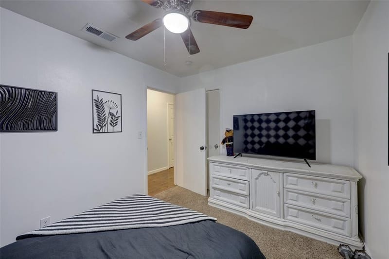 901 Elizabeth Boulevard, Granbury TX 76048 - Photo 27