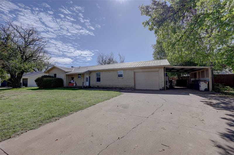 901 Elizabeth Boulevard, Granbury TX 76048 - Photo 40