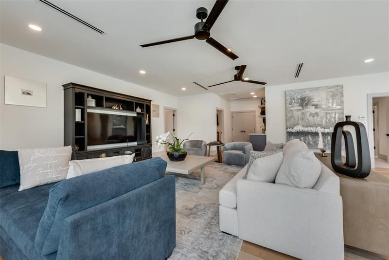 4528 W Amherst Avenue, Dallas TX 75209 - Photo 10