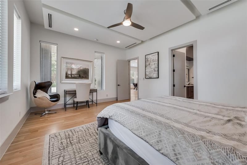 4528 W Amherst Avenue, Dallas TX 75209 - Photo 18