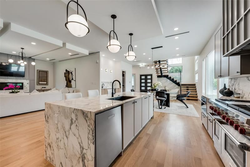4528 W Amherst Avenue, Dallas TX 75209 - Photo 8
