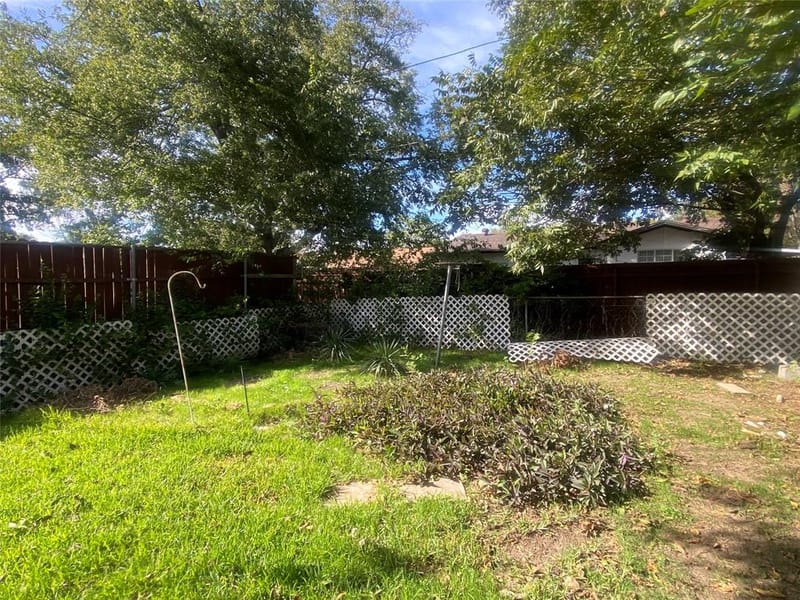 2721 Ridgewood Street, Irving TX 75062 - Photo 19