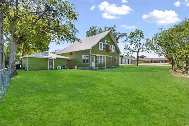 300 E 3rd Street, Blooming Grove TX 76626 - Photo 40