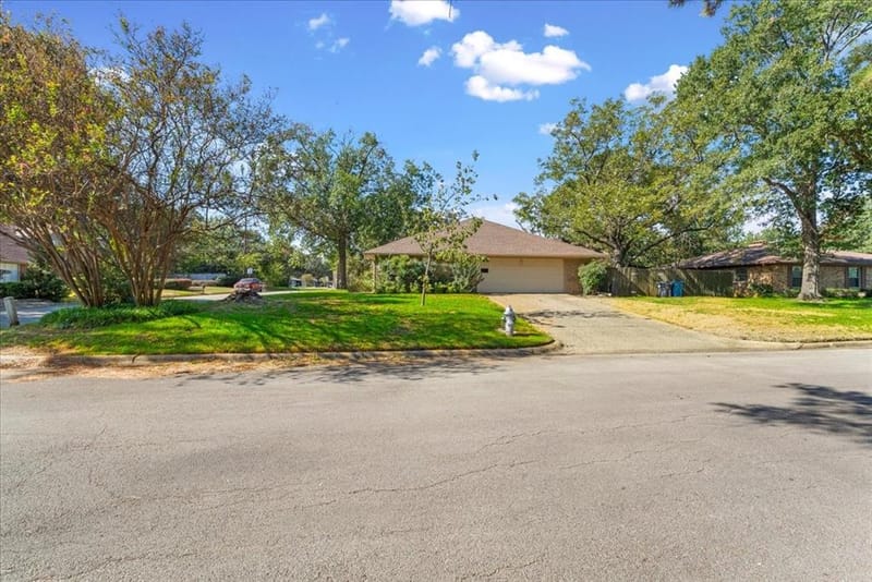 1300 Lexington Drive, Corsicana TX 75110 - Photo 6