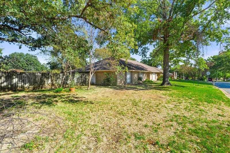 1300 Lexington Drive, Corsicana TX 75110 - Photo 7