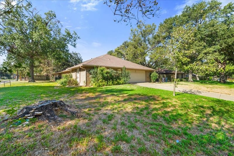 1300 Lexington Drive, Corsicana TX 75110 - Photo 5