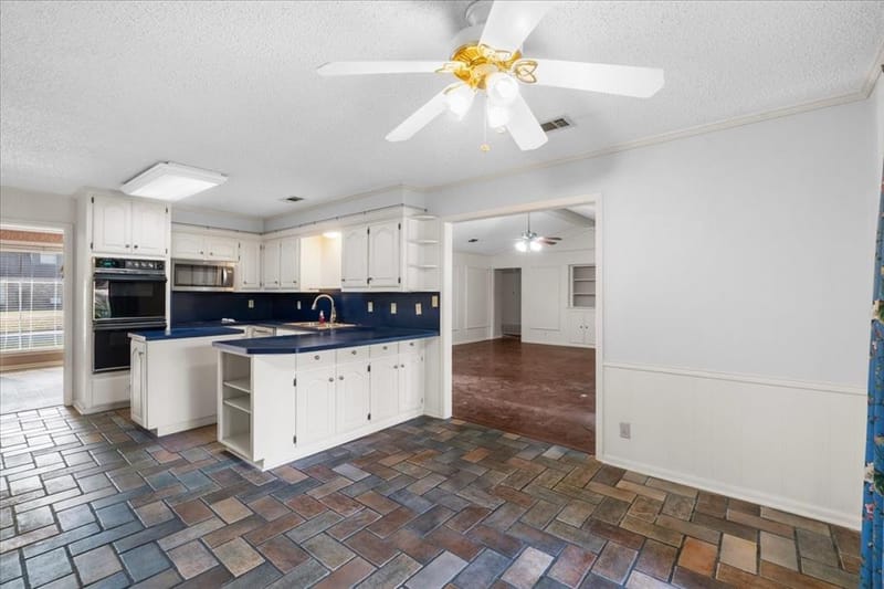 1300 Lexington Drive, Corsicana TX 75110 - Photo 14
