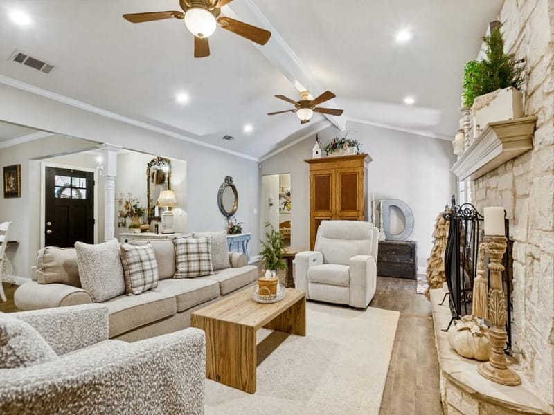2712 Mollimar Drive, Plano TX 75075 - Photo 2