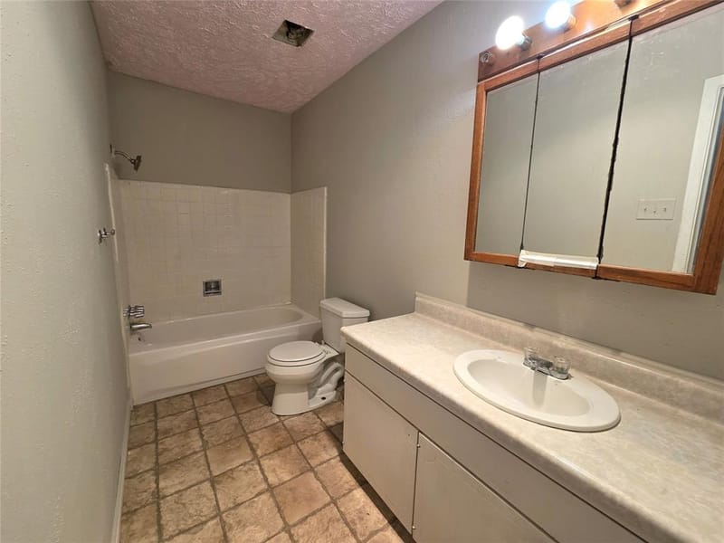 99 W Mountain Creek Drive, Grand Prairie TX 75052 - Photo 26