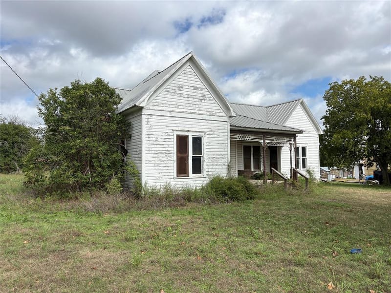 104 E North Street, Hico TX 76457 - Photo 4