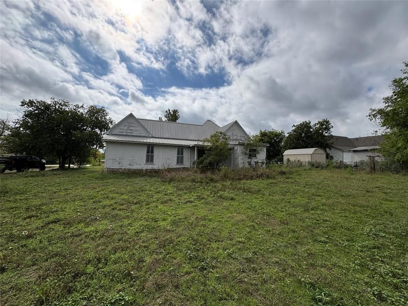 104 A E North Street, Hico TX 76457 - Photo 7