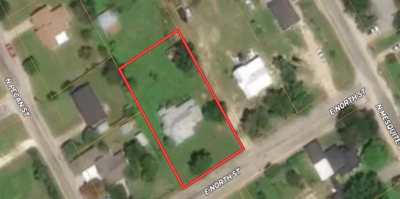 104 A E North Street, Hico TX 76457 - Photo 3