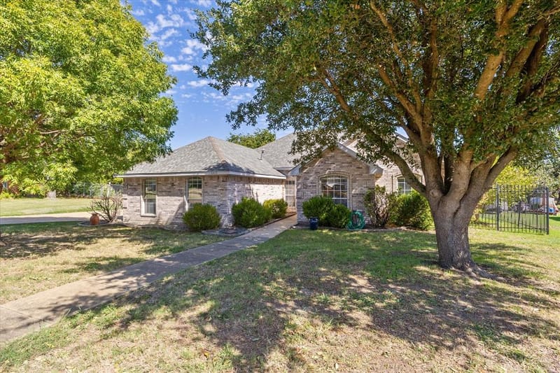 6412 Bluebonnet Drive, Rowlett TX 75089 - Photo 2
