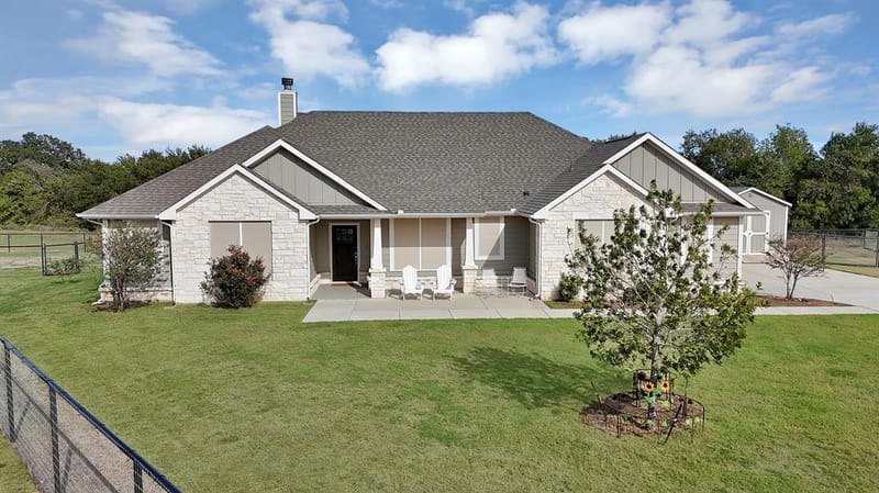 1039 Northern Oaks Court, Springtown TX 76082