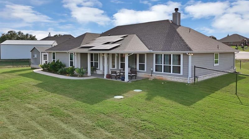 1039 Northern Oaks Court, Springtown TX 76082 - Photo 35