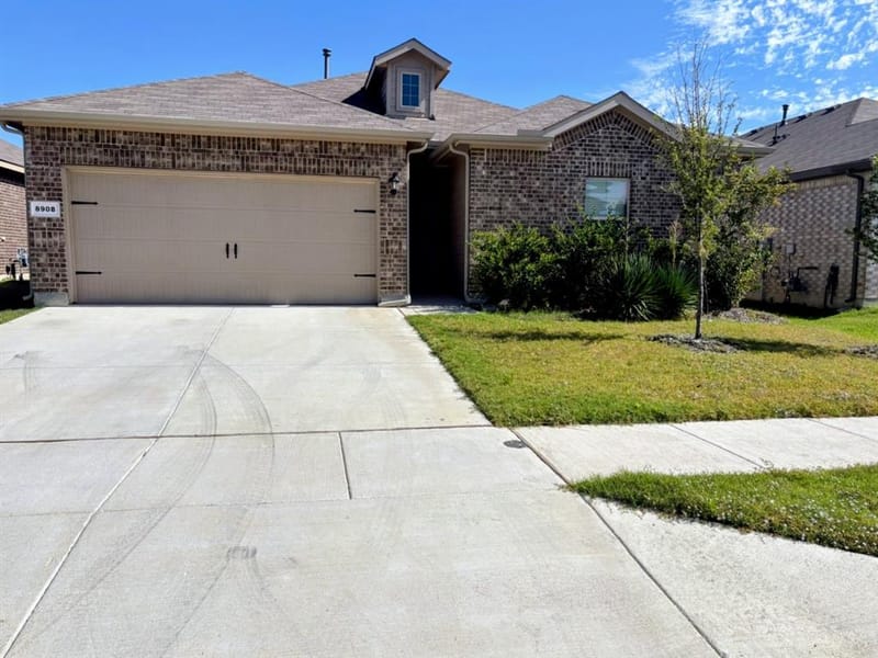 8908 BOULDER OAK Boulevard, Fort Worth TX 76131
