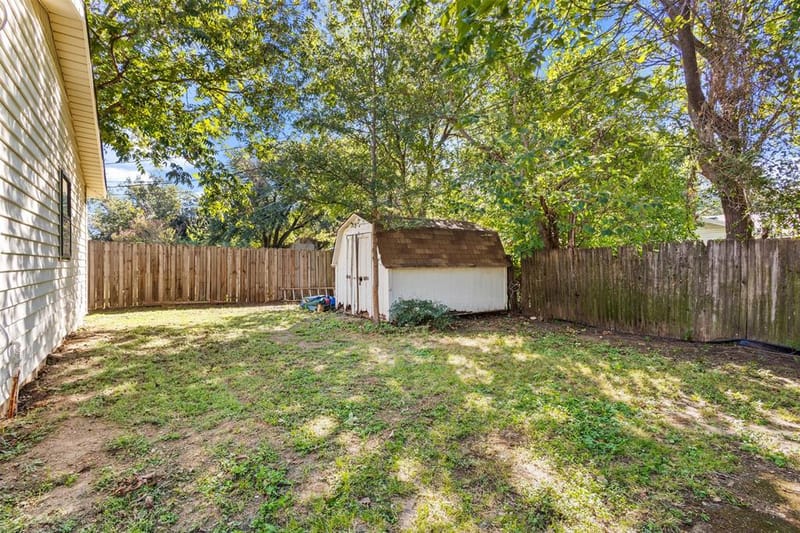 1826 Cunningham Street, Irving TX 75062 - Photo 20