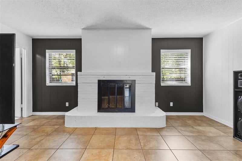 1826 Cunningham Street, Irving TX 75062 - Photo 8