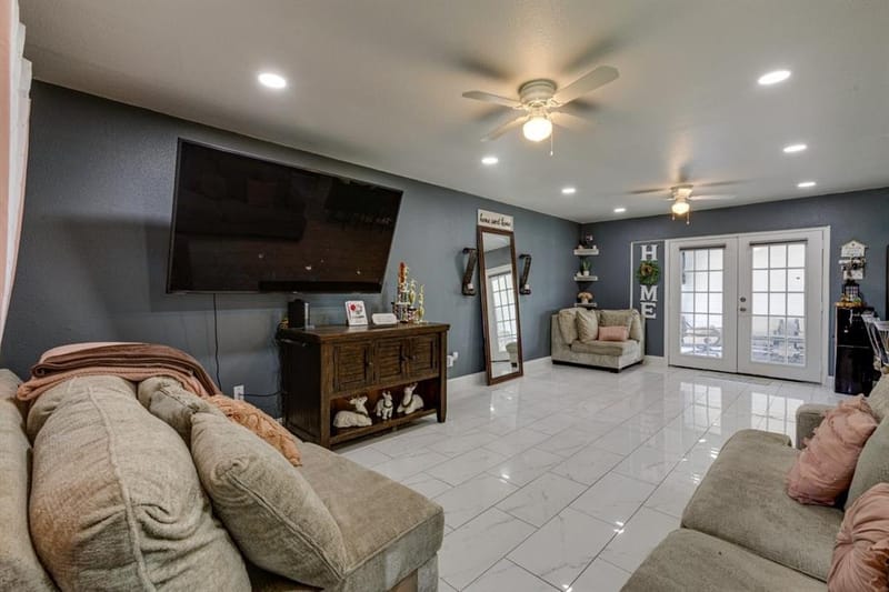 1528 Debbie Drive, Plano TX 75074 - Photo 3