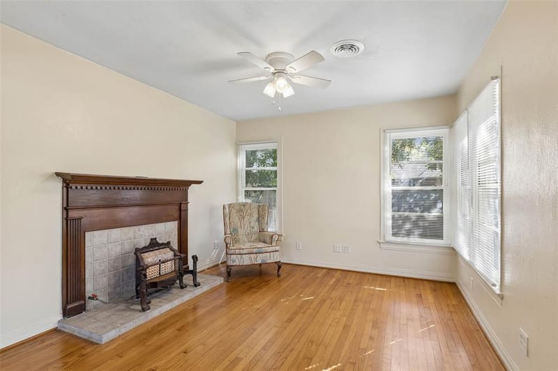 4286 S Cresthaven Road, Dallas TX 75209 - Photo 3