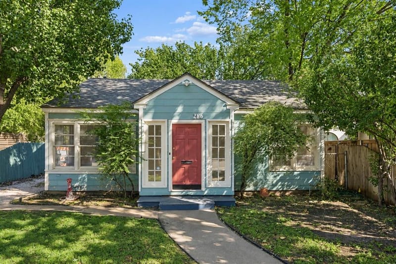 4286 S Cresthaven Road, Dallas TX 75209