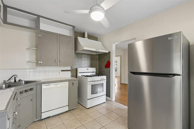 4286 S Cresthaven Road, Dallas TX 75209 - Photo 10
