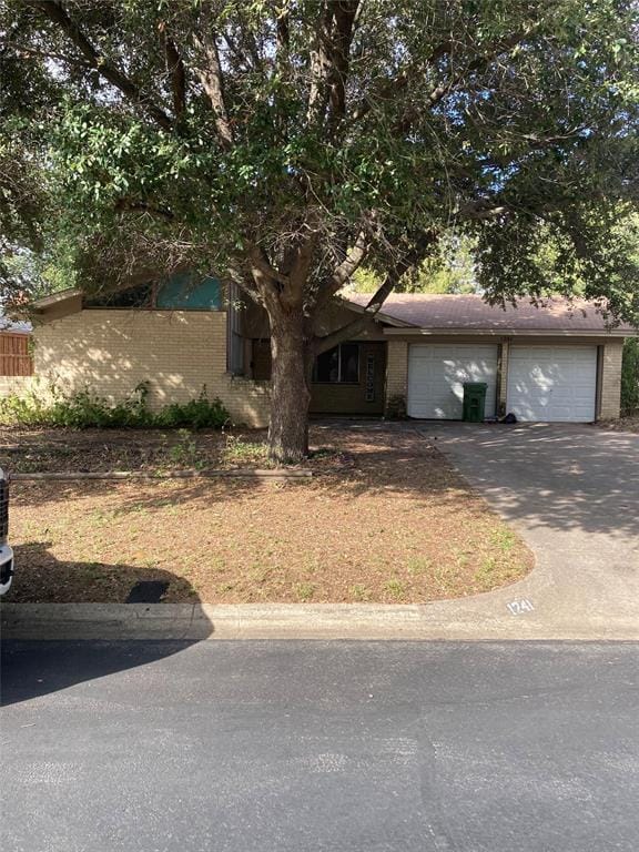 1241 Valentine Street, Hurst TX 76053 - Photo 4