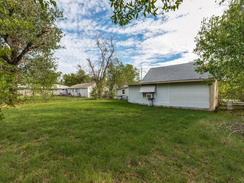 2009 Pecan Street, Commerce TX 75428 - Photo 20