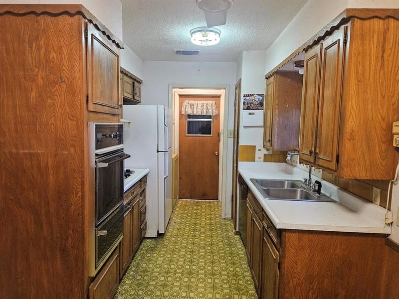 7816 Davenport Avenue, Fort Worth TX 76116 - Photo 3