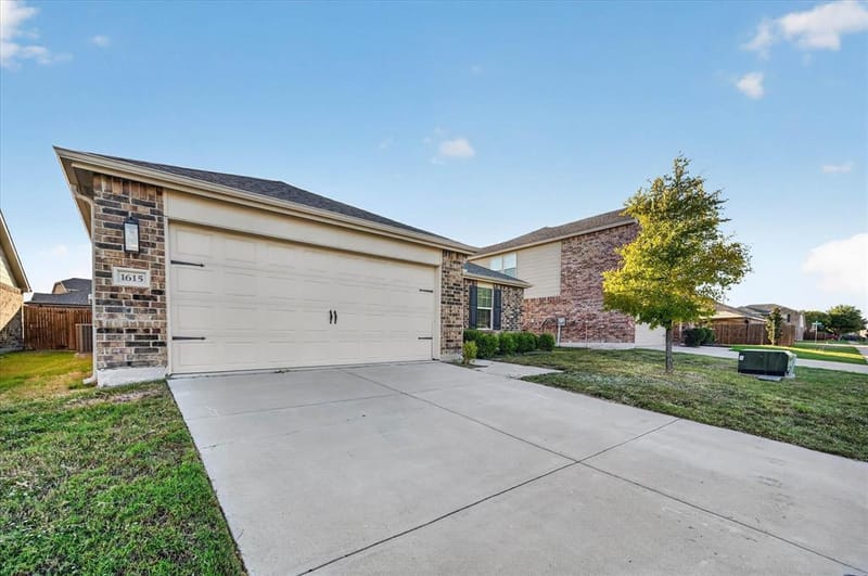 1615 Luckenbach Drive, Forney TX 75126