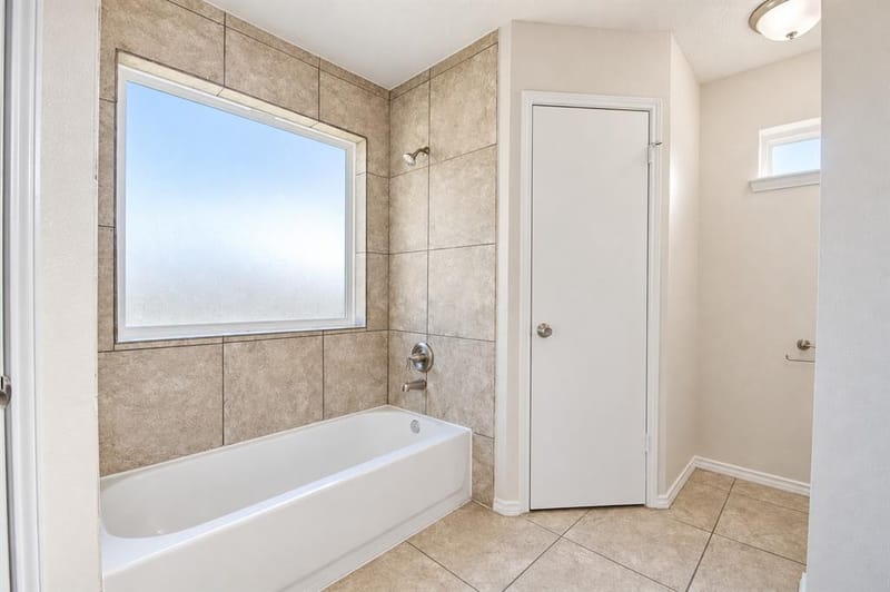 3018 Meadow Creek Court, Grand Prairie TX 75052 - Photo 17