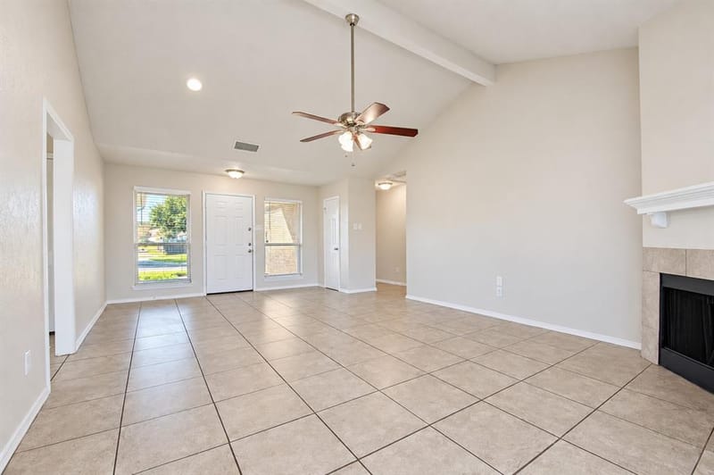 3018 Meadow Creek Court, Grand Prairie TX 75052 - Photo 7
