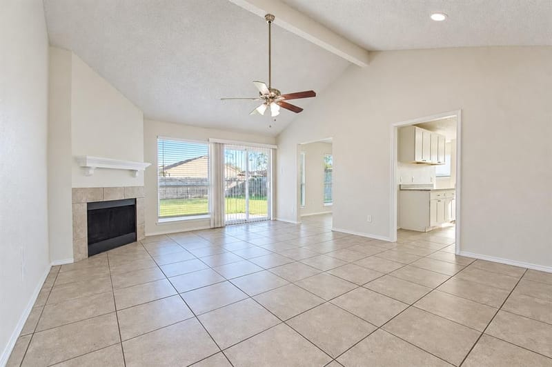 3018 Meadow Creek Court, Grand Prairie TX 75052 - Photo 5