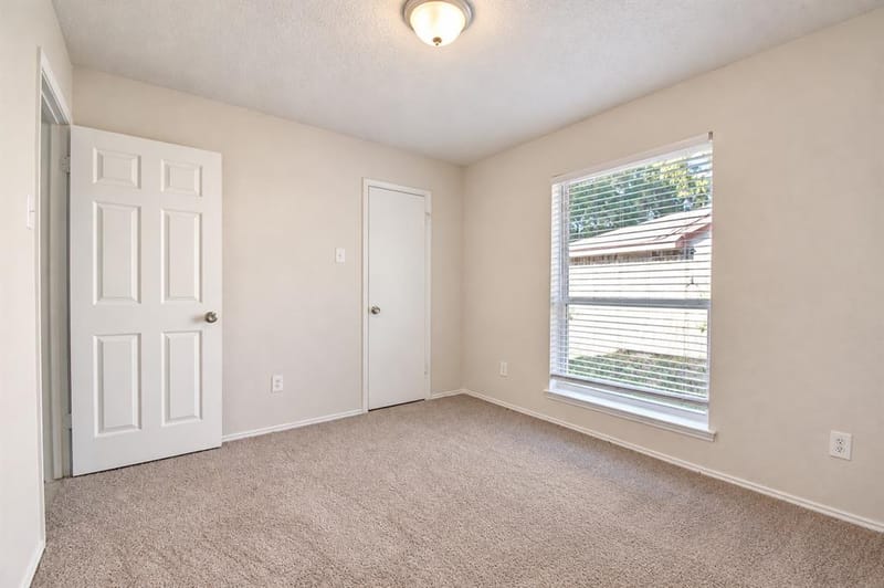 3018 Meadow Creek Court, Grand Prairie TX 75052 - Photo 18