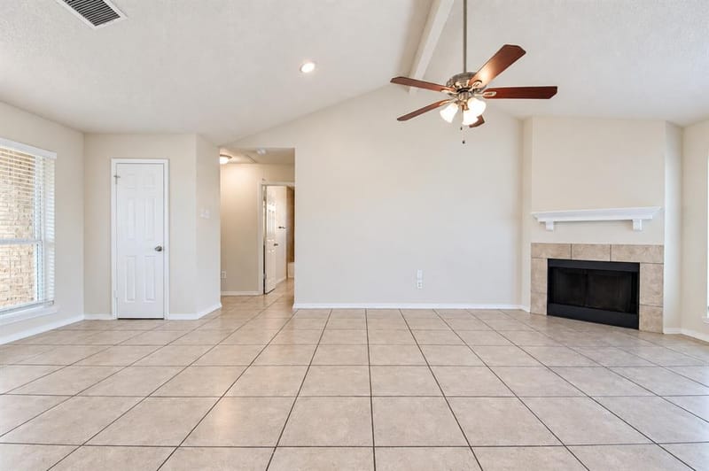 3018 Meadow Creek Court, Grand Prairie TX 75052 - Photo 8