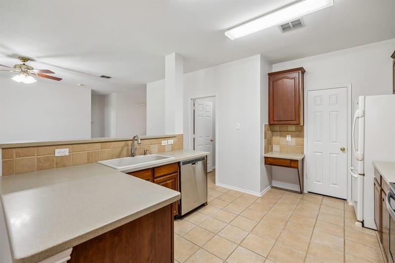 16101 Cowboy Trail, Fort Worth TX 76247 - Photo 9