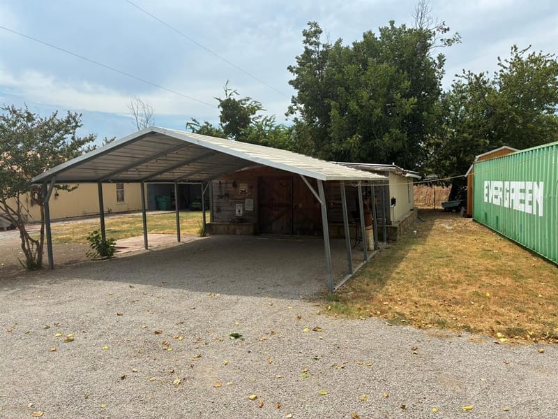 102 S Houston Street, Millsap TX 76066 - Photo 15