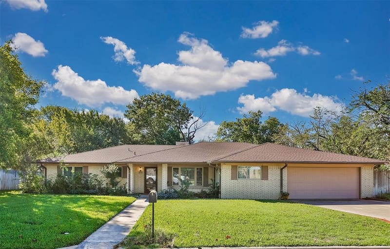 1912 Cypress Court, Gainesville TX 76240 - Photo 2