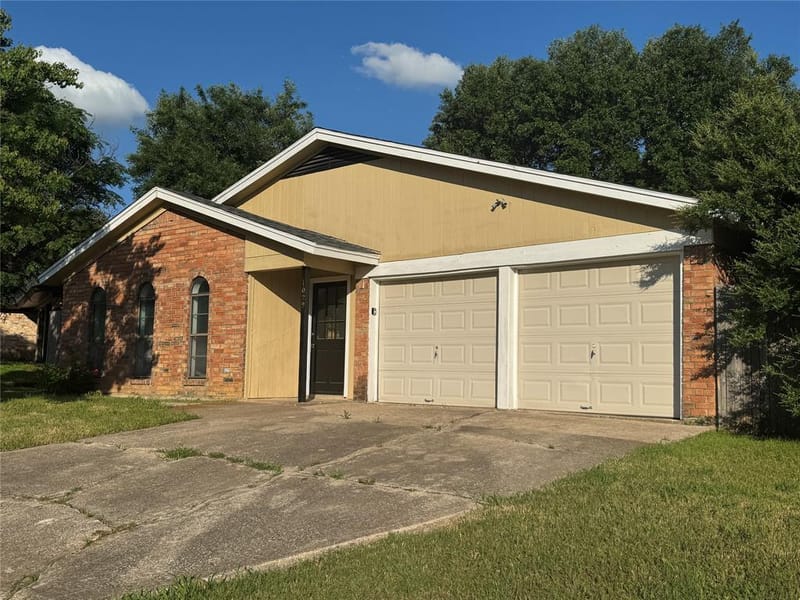 1029 Fox River Lane, Fort Worth TX 76120 - Photo 2