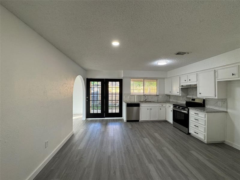 1029 Fox River Lane, Fort Worth TX 76120 - Photo 10