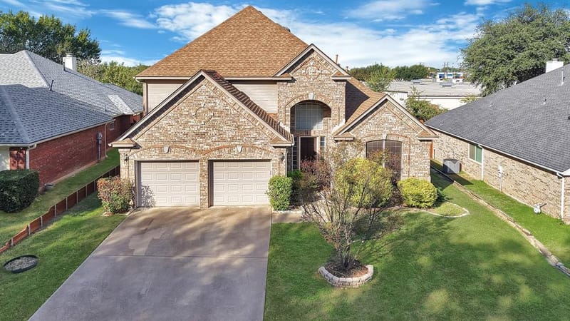 1001 Tennison Drive, Euless TX 76039