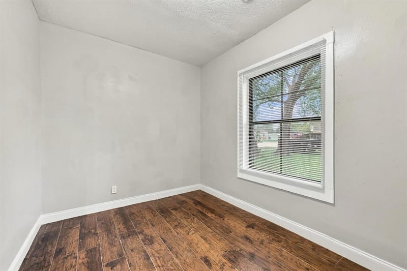 111 W Heron Street, Denison TX 75021 - Photo 7