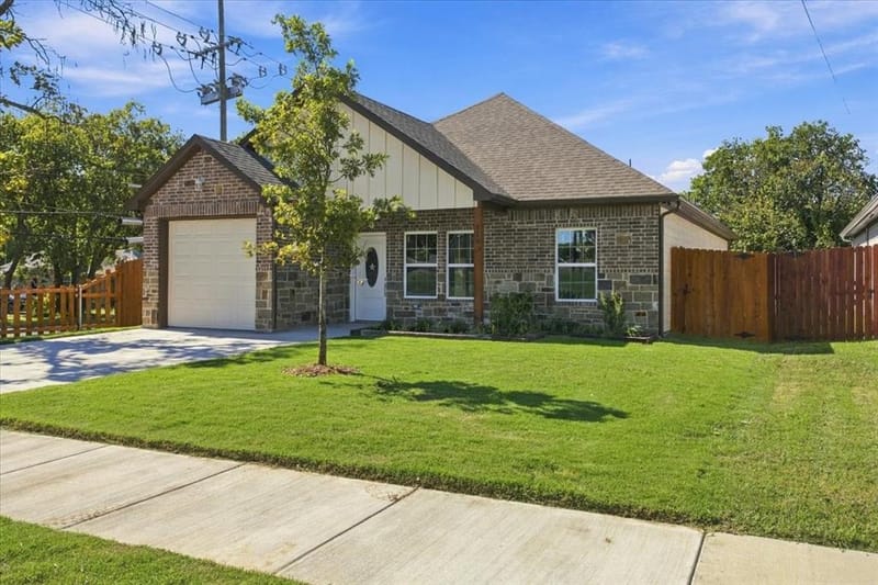 116 S Cleveland Avenue, Sherman TX 75090 - Photo 2