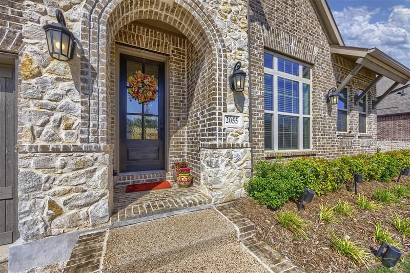 2055 Spotted Fawn Drive, Arlington TX 76005 - Photo 3