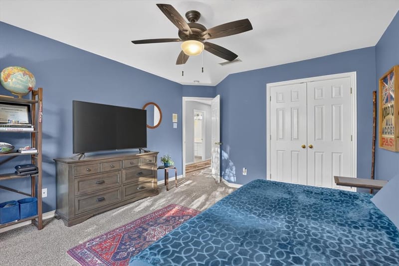 204 Castle Hill Drive, Burleson TX 76028 - Photo 23